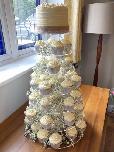 Wedding-Tower-with-cake